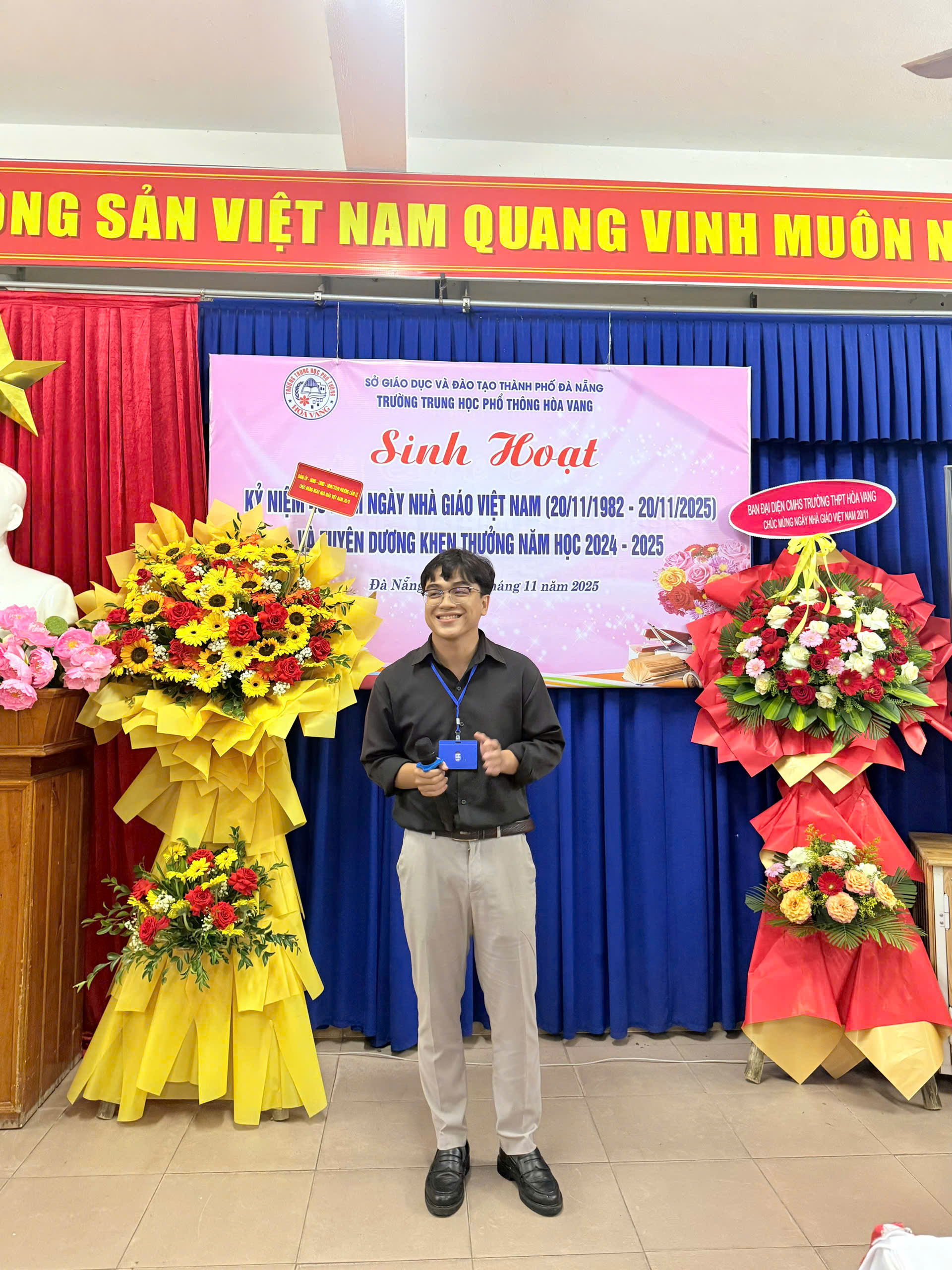 Trường THPT Hoà Vang tổ chức Kỷ niệm 43 năm ngày Nhà giáo Việt Nam 20/11/1982-20/11/2025